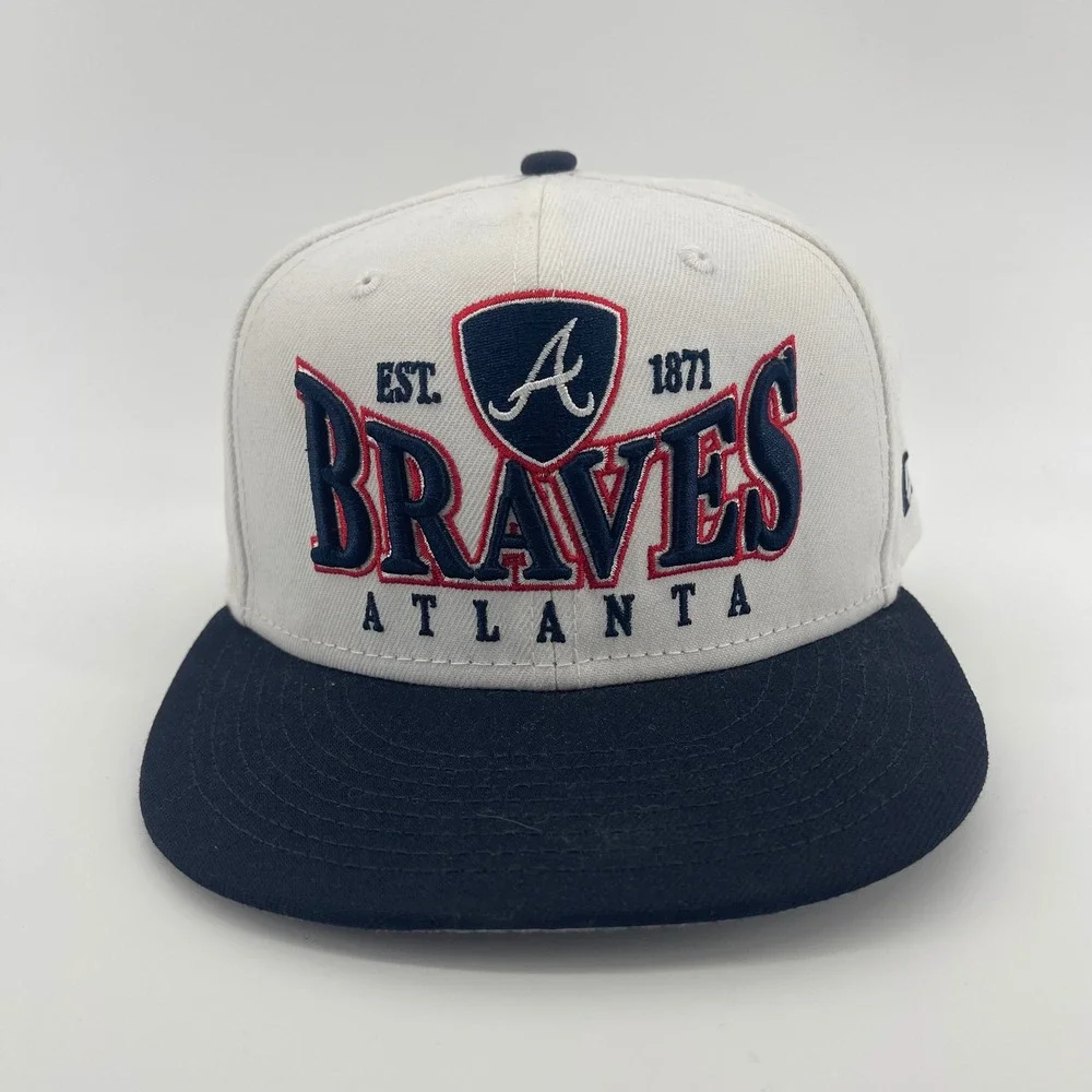 Atlanta Braves Snapback Hat Mens OSFM White Navy MLB New Era 9FIFTY Baseball Cap